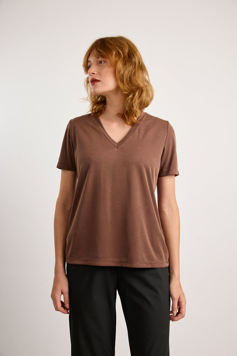 Vi T-Shirt in Smoky Brown