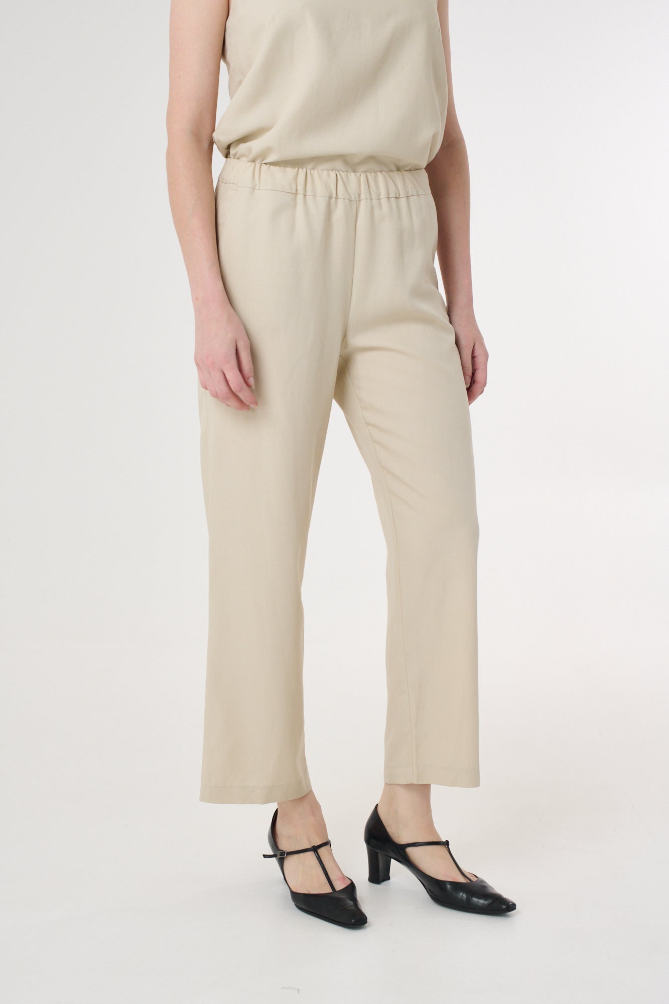 באבן מכנסיים Lotus