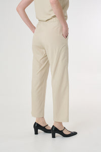 באבן מכנסיים Lotus