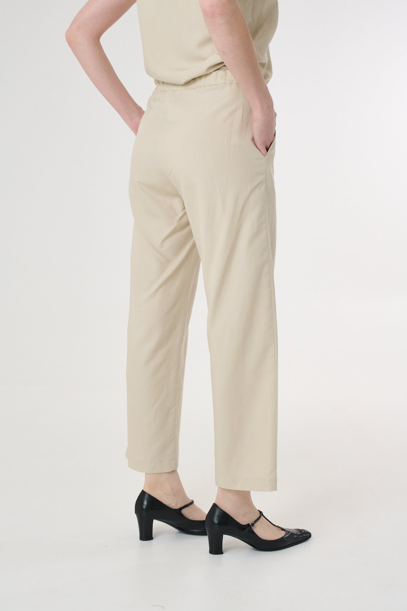 באבן מכנסיים Lotus