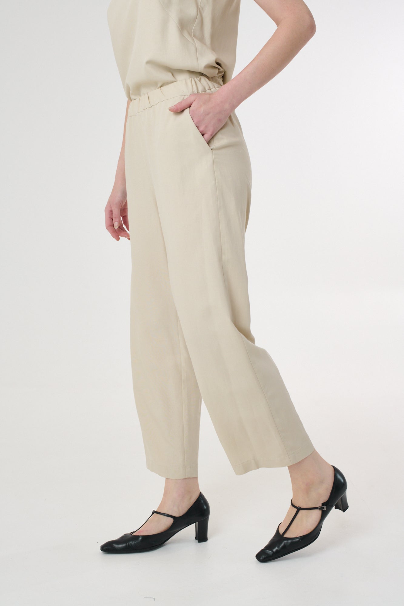 באבן מכנסיים Lotus