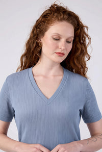 חולצה Atmosphere בתכלת