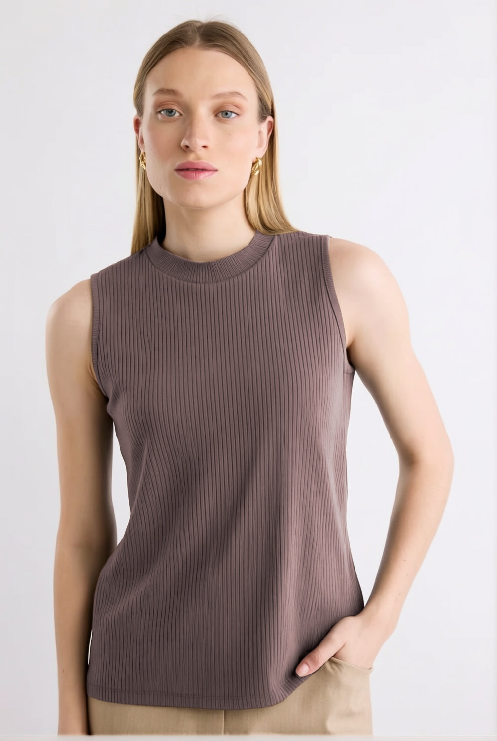 גופיה Water בחום