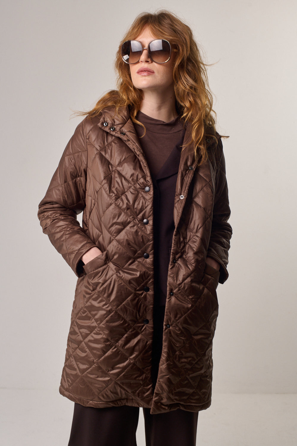 מעיל קווילט עם כובע בחום Merlin