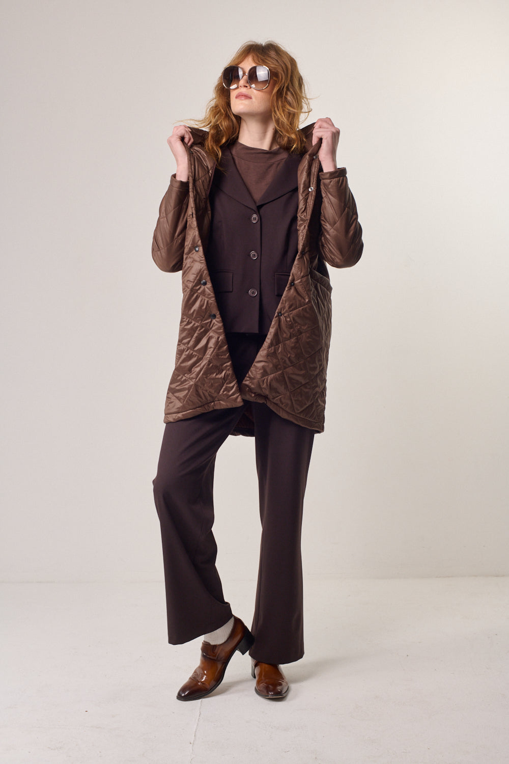 מעיל קווילט עם כובע בחום Merlin