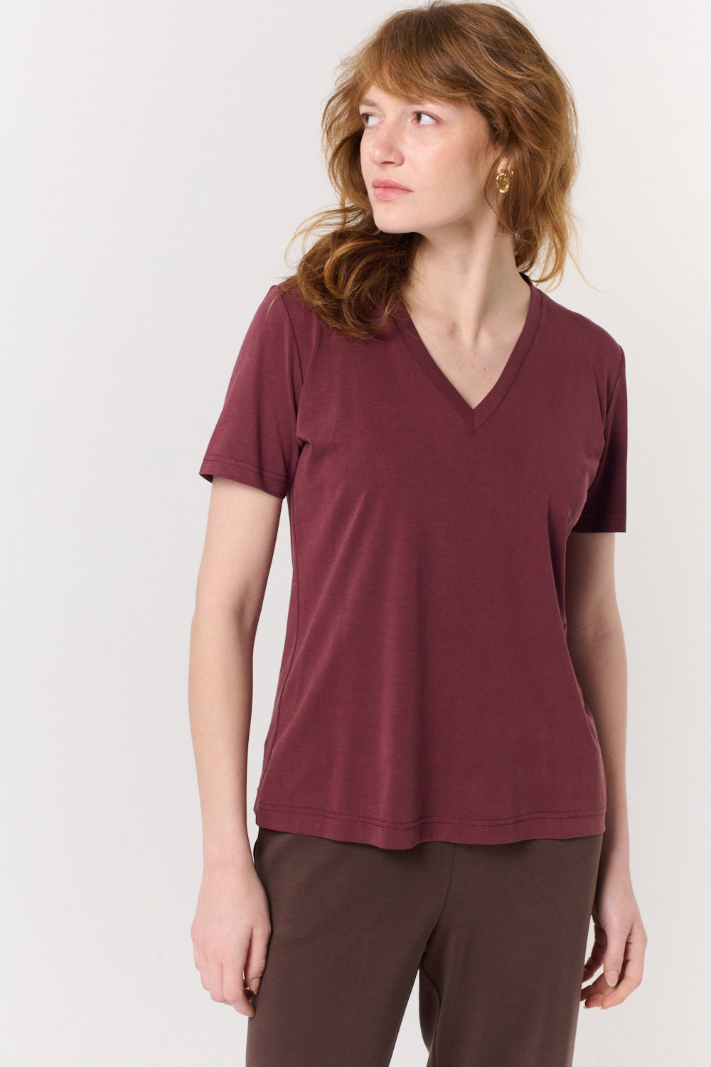 חולצה טי Vi בבורגונדי - Flo by Ella Braitman
