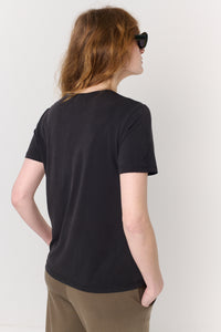 חולצה טי Round בשחור - Flo by Ella Braitman