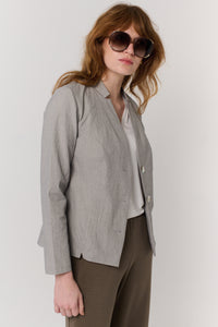 ג'קט Novo באפור בהיר LE