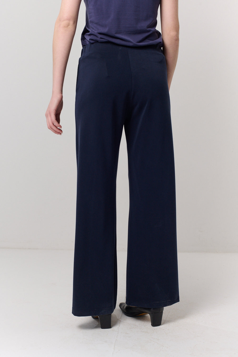 מכנסיים Liberty 2 בכחול כהה - Flo by Ella Braitman