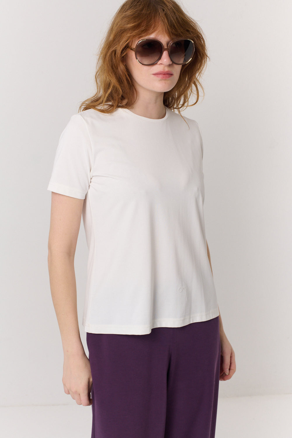 חולצה טי Round בלבן - Flo by Ella Braitman