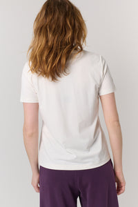 חולצה טי Round בלבן - Flo by Ella Braitman