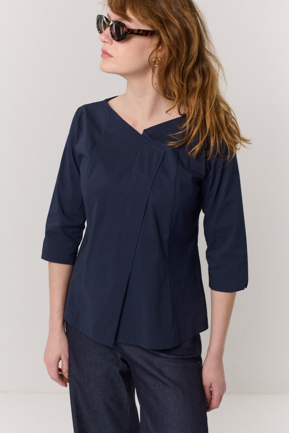 חולצה Linea בכחול כהה - Flo by Ella Braitman