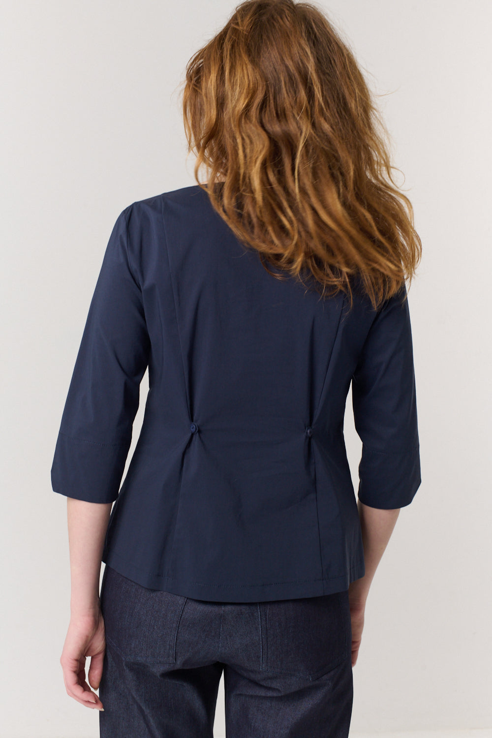 חולצה Linea בכחול כהה - Flo by Ella Braitman