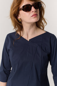 חולצה Linea בכחול כהה - Flo by Ella Braitman